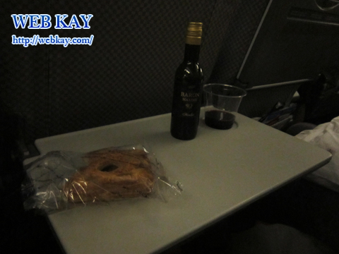 日本航空（JAL）　おやつ　ワイン