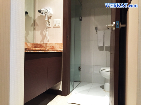 洗面台　トイレ　シャワールーム　ホテル 韓国 ソウル Brown Suites Residence ブラウン スイート レジデンス