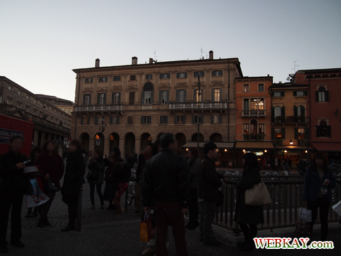 ブラ広場 Piazza Bra Verona ヴェローナ 散策 イタリア ぶらり旅 レビュー 口コミ